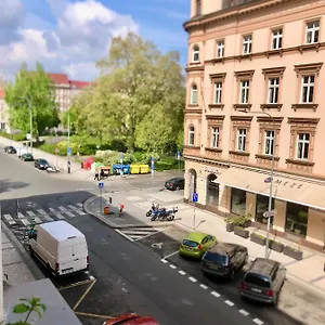 Karlin Cozy Apartment Prague
